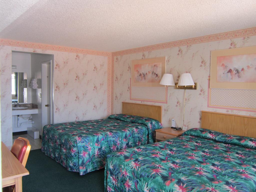 Motel 8 Willcox Room photo